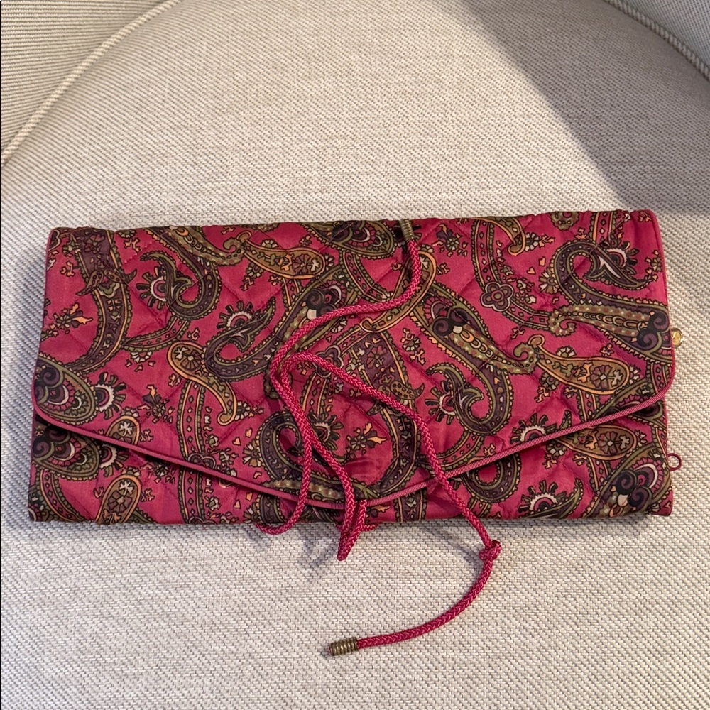 NWOT Adrienne Vittadini Raspberry Paisley Accessory Roll